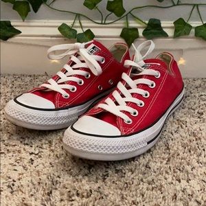 converse red low top shoes